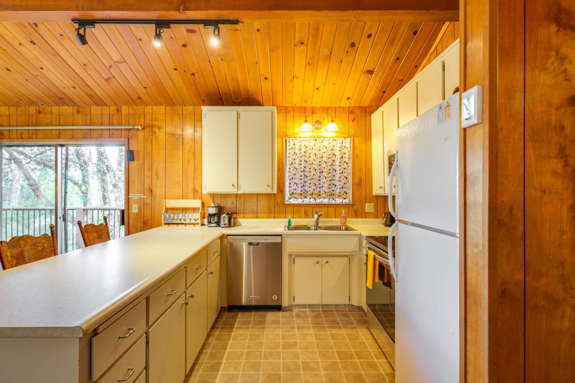 Serene Groveland Cabin Rental Near Yosemite! Экстерьер фото
